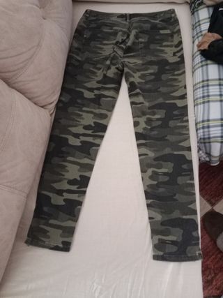 Pantalón mujer camuflaje