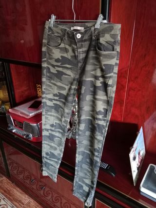 Pantalón mujer camuflaje