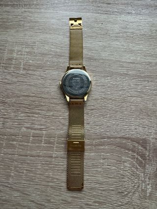 Reloj casio dorado