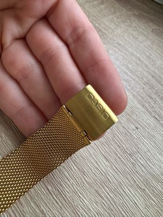 Reloj casio dorado