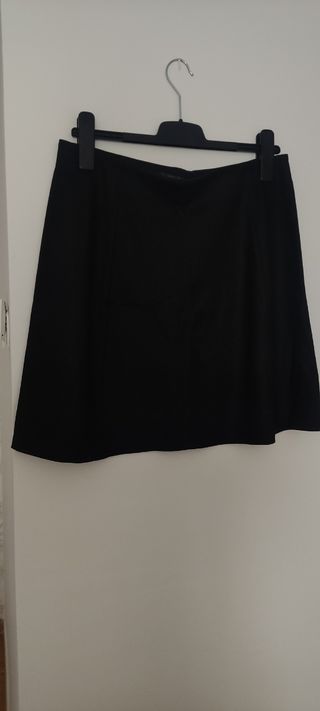 Falda negra 42