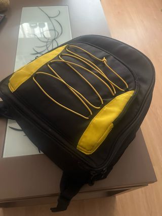 Cámara reflex Nikon D3000 y 2 objetivos