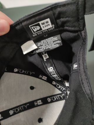 Gorras negras de marca