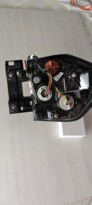 Piloto trasero derecho Kia Sportage NQ5
