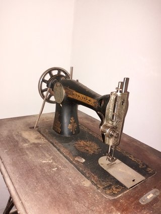 Maquina de coser antigua