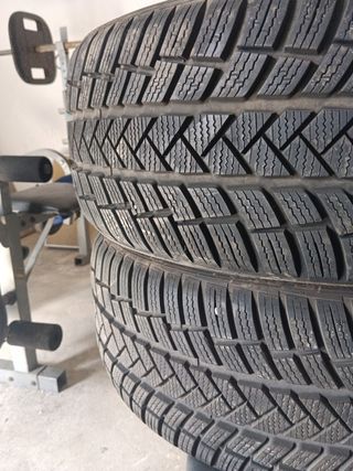 215-45-18 Vredestein winrad pro, 2 neumáticos.