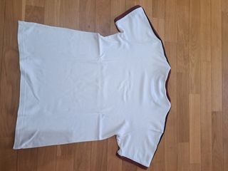 Camiseta color crema Zara