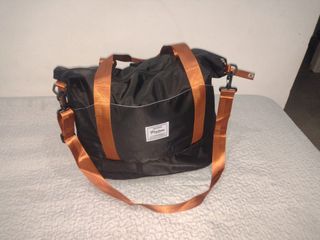 Bolso de viaje, gym, moda.