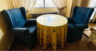 Sillones y mesa camilla 
