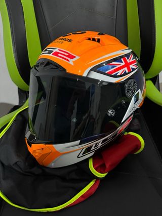 Casco piloto moto3