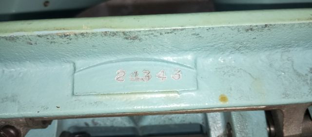 Maquina coser Alpha años 70