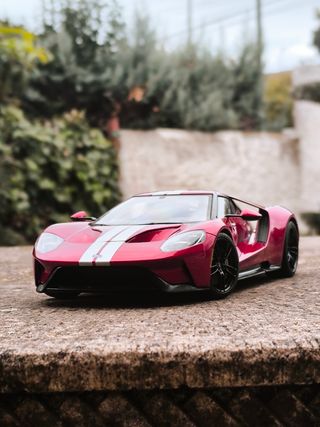 1:18 Ford GT red, AutoArt