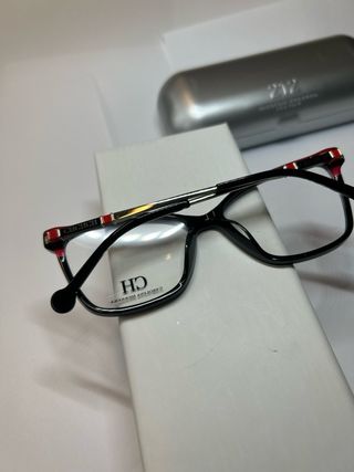 Carolina Herrera gafas para graduar a estrenar