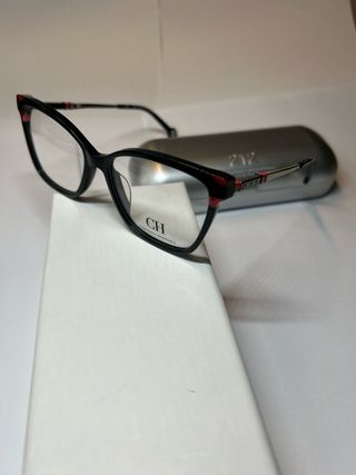 Carolina Herrera gafas para graduar a estrenar