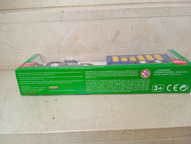 SIKU REF 1947 TRACTOR CON REMOLQUE