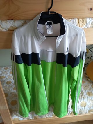 Chándal y chaqueta