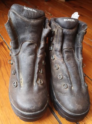 Botas de alta montaña.