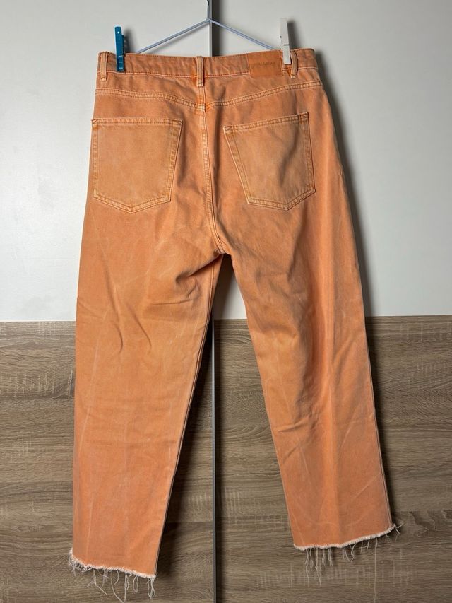 PANTALÓN VAQUERO NARANJA HOMBRE