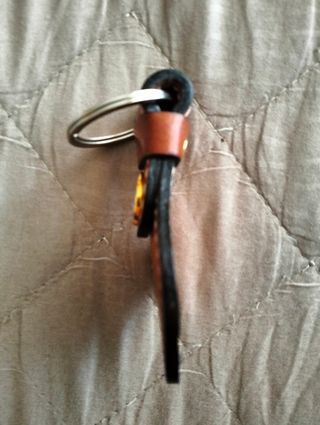 Portachiavi in cuoio di manifattura artigianale.