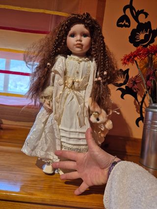 Muñeca porcelana Regal Arts 50cm
