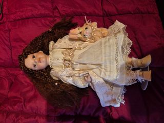 Muñeca porcelana Regal Arts 50cm