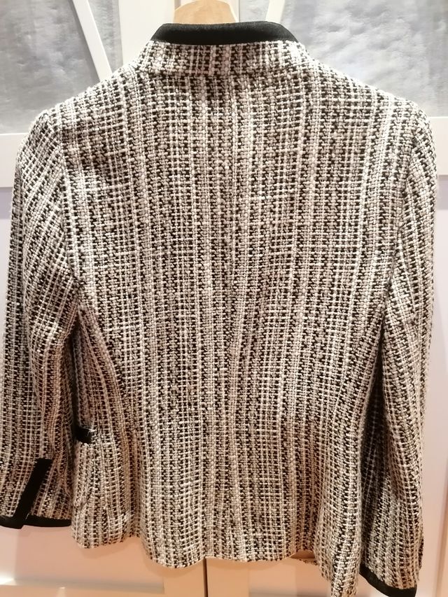 Americana corta de lana