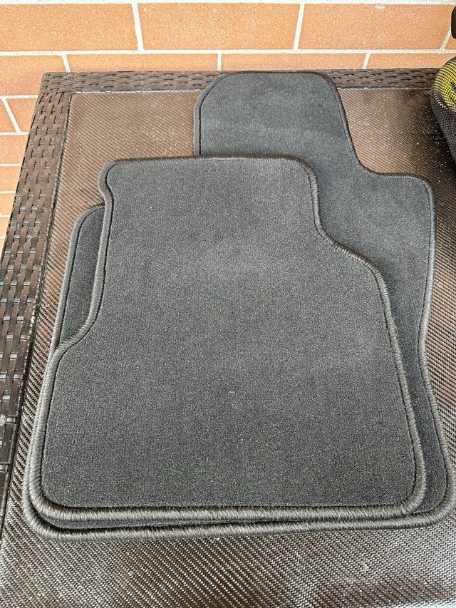 Set tappetini Mopar 500x