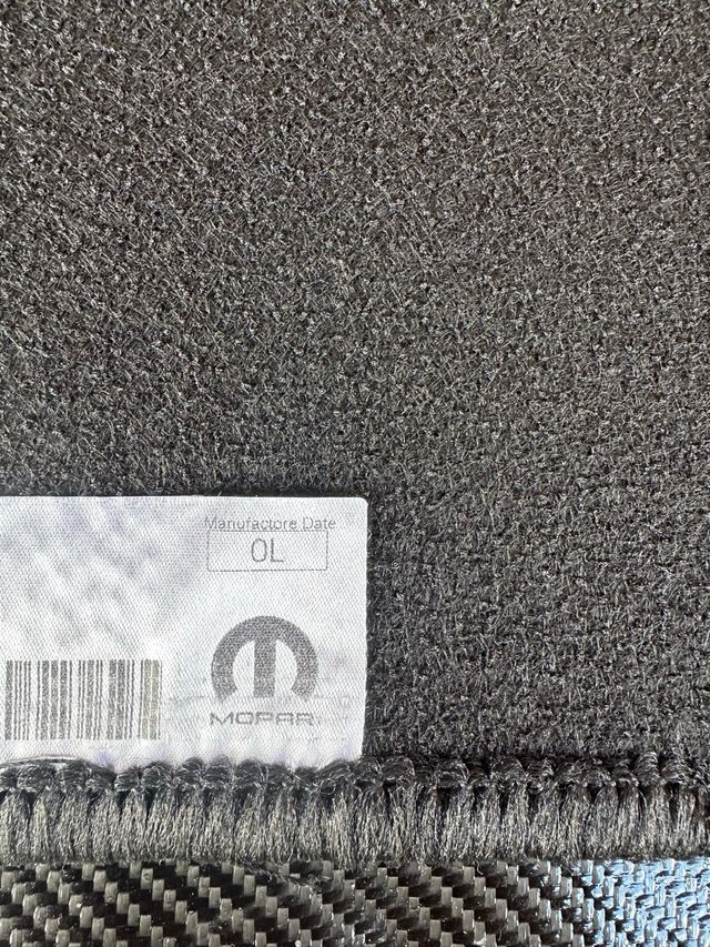 Set tappetini Mopar 500x