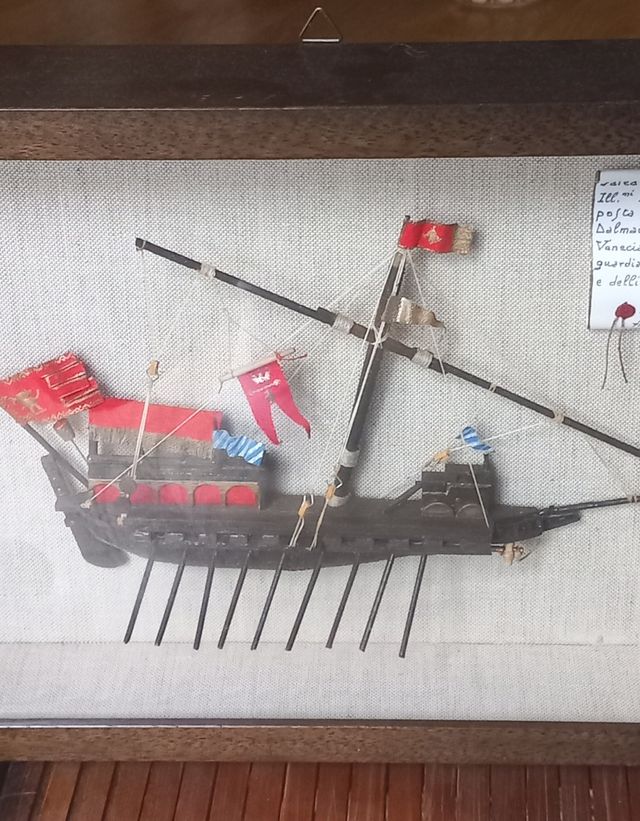 Teca con riproduzione Galea Veneziana