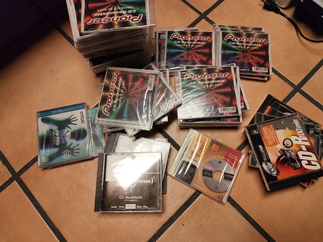 Cds y Dvd. A estrenar con precinto