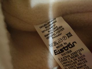 Lote de 1 bufanda, 3 pañuelos y 1 gorro