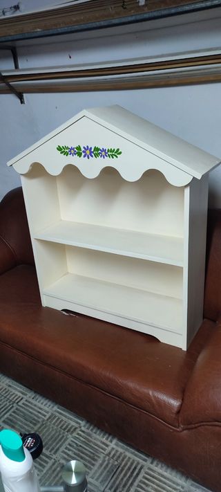 Estantería muñecas o libros