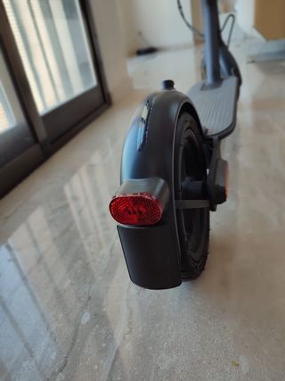 Patinete Xiaomi y casco