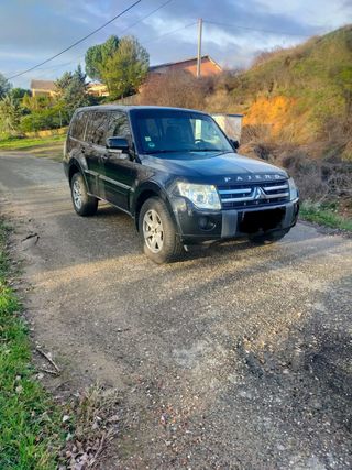 Mitsubishi Montero 2012