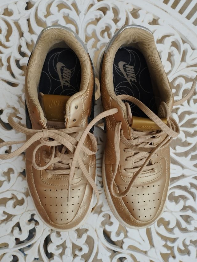 Zapatillas Nike AIR FORCE ONE, talla 38.5.