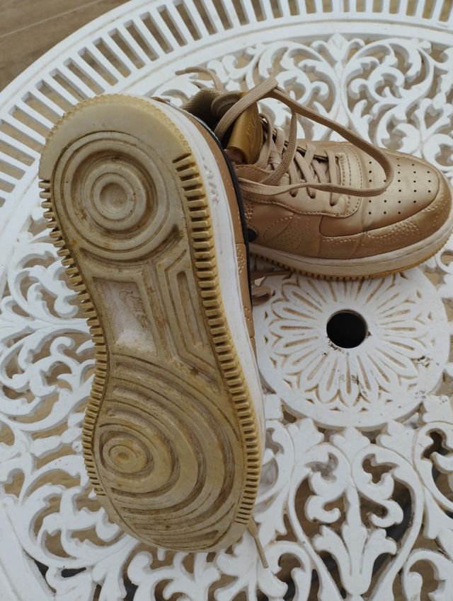 Zapatillas Nike AIR FORCE ONE, talla 38.5.