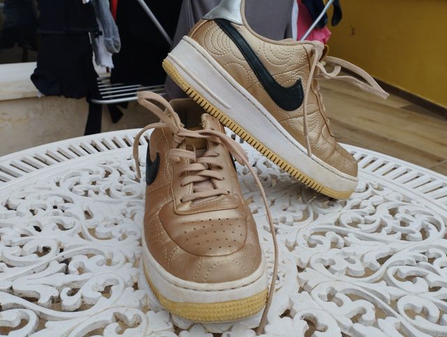 Zapatillas Nike AIR FORCE ONE, talla 38.5.
