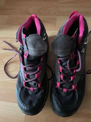 Bota de montaña mujer quechua