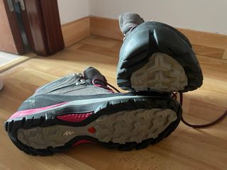 Bota de montaña mujer quechua