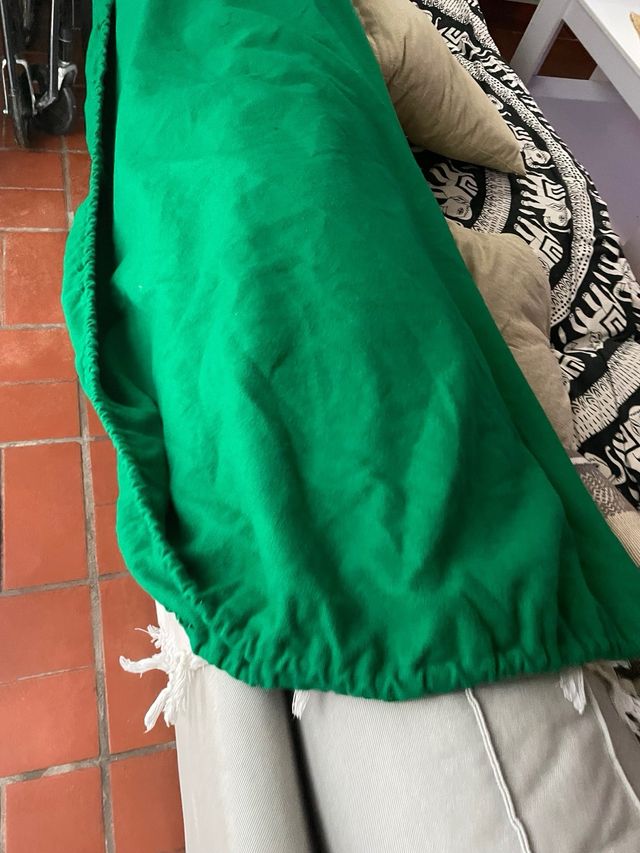 Copritavolo verde aderente con elastico