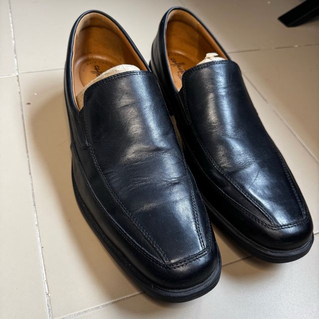 Zapatos Clarks de cuero casi nuevos