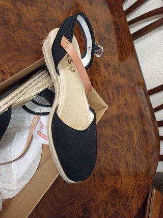 Alpargatas negras con cuña de 4 cm número 39