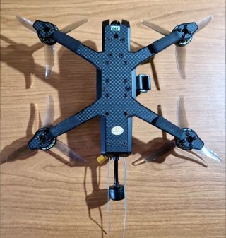 Dron FPV eachine Atom