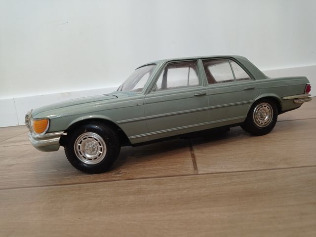 Mercedes Benz teledirigido años 70