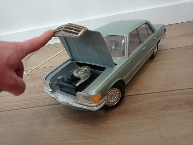 Mercedes Benz teledirigido años 70