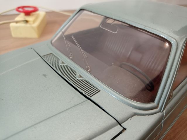 Mercedes Benz teledirigido años 70