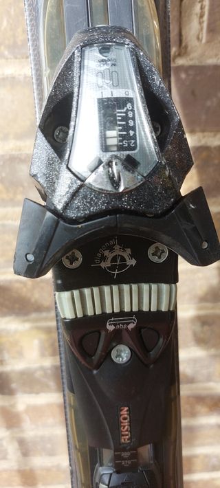 Esquí ELAN black magic