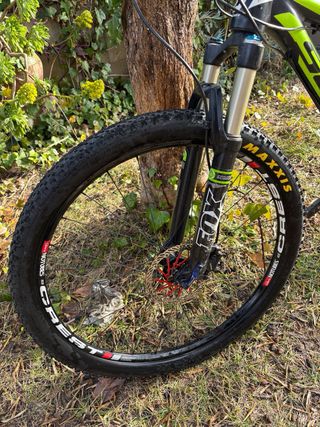Bicicleta Scott Syncros Scale 750