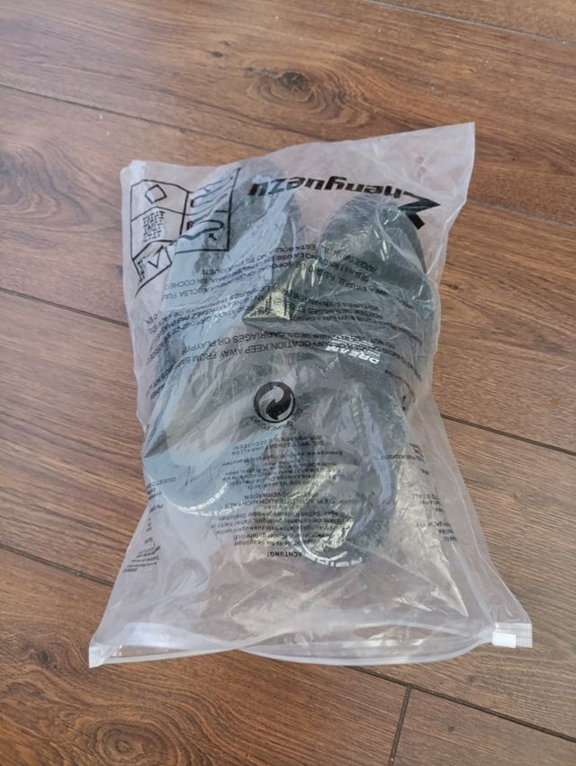 Zapatillas deportivas Unisex Talla 42 nuevos 