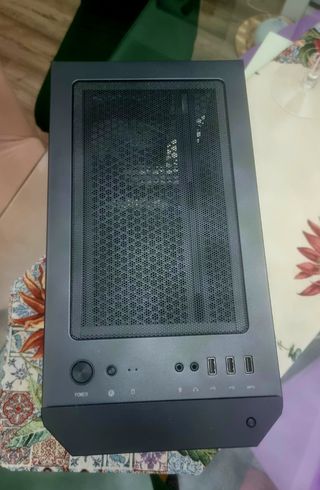 Caja de PC MSI, con 4 ventiladores MSI